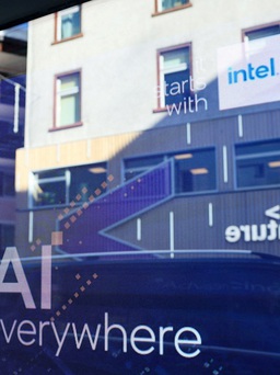 Nghị sĩ Mỹ tức giận vì máy tính Huawei có chip AI mới của Intel