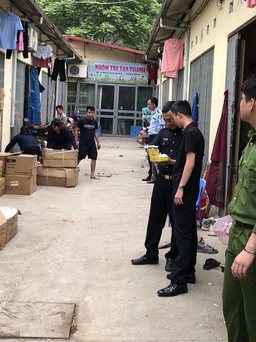 Tạm giữ 40.000 sản phẩm nghi nhập lậu trong 2 kho hàng 'khủng' ở Lạng Sơn