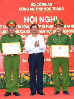 Chủ tịch tỉnh Sóc Trăng khen thưởng đột xuất lực lượng giải cứu con tin