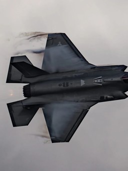 F-35A ‘Tia chớp’ giờ mới hết sợ sét