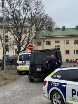Nghi phạm vị thành niên xả súng tại trường tiểu học Phần Lan