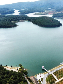 Chấm dứt hoạt động dịch vụ trên mặt nước thắng cảnh hồ Tuyền Lâm