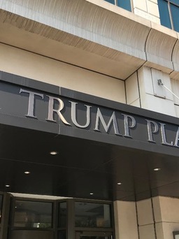 Khách thuê tòa nhà Trump Plaza muốn xóa tên Trump