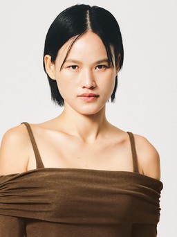 Tuyết Lan làm người mẫu cho nhà thiết kế Cường Đàm sau khi kết hôn