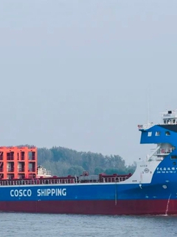 Tàu container chạy điện lớn nhất thế giới chính thức hoạt động
