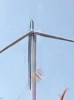Gia Lai: Gãy cánh quạt điện gió