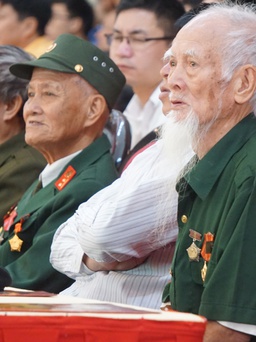 70 năm chiến thắng Điện Biên Phủ: Tri ân chiến sĩ, thanh niên xung phong và dân công hỏa tuyến Điện Biên