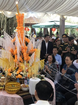 Lãnh đạo Đảng, Nhà nước tham dự tết cổ truyền Bunpimay của Lào