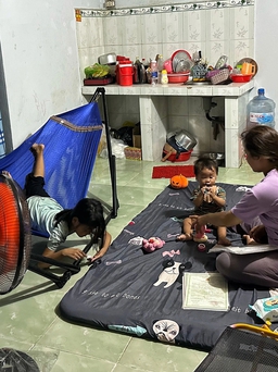 2 bé gái 'lạc' ở phố đi bộ Nguyễn Huệ: Mẹ đơn thân khóc tìm 3 ngày nay