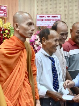 Bộ trưởng Hầu A Lềnh chúc tết cổ truyền Chôl Chnăm Thmây tại Kiên Giang