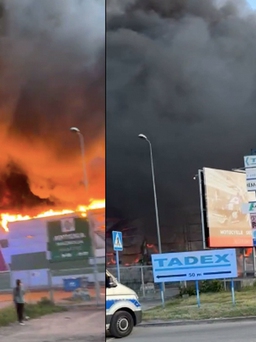 Cháy trung tâm mua sắm ở Ba Lan, nơi hàng trăm người Việt buôn bán: Nhiều người bật khóc 'mất hết rồi'