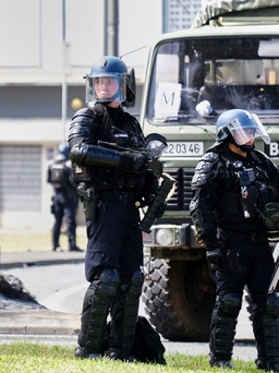 Bạo loạn ở New Caledonia, Pháp ban bố tình trạng khẩn cấp