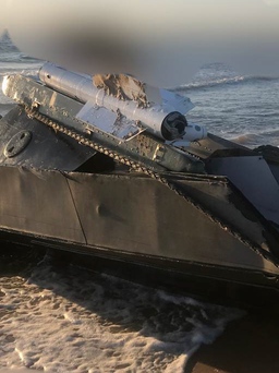 Xem trực thăng Nga săn xuồng không người lái tự sát của Ukraine gần Crimea