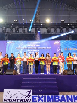 Giải chạy đêm Ho Chi Minh City Night Run Eximbank 2024 chính thức khai mạc