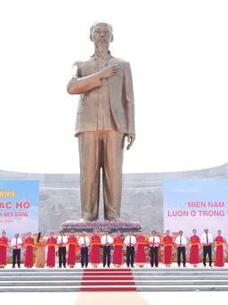Khánh thành tượng đài Bác Hồ và quảng trường Hồ Chí Minh tại Phú Quốc