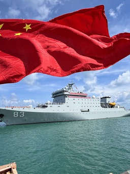 Bộ đôi chiến hạm Trung Quốc cập cảng Campuchia chuẩn bị tập trận Rồng Vàng