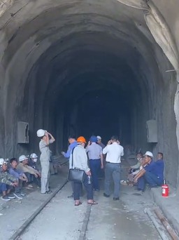 Khẩn trương khắc phục sự cố sạt lở tại hầm đường sắt Chí Thạnh
