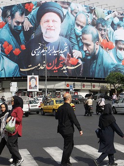 Vụ trực thăng chở tổng thống Iran rơi: Washington không giúp được Tehran