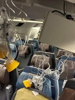 Nhiễu động mạnh hất văng hành khách lên trần máy bay Singapore Airlines