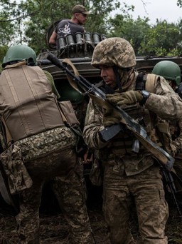 Quân nhân NATO đến Ukraine huấn luyện 'tự chịu rủi ro'?