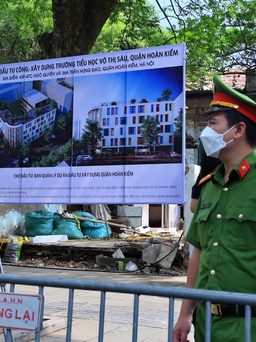 Cưỡng chế thu hồi đất 8 hộ dân để xây trường học trên 'đất vàng' Hà Nội