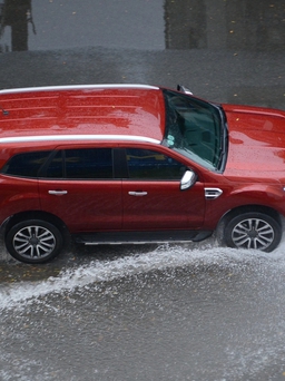 5 sự cố thường xảy ra khi lái ô tô dưới trời mưa