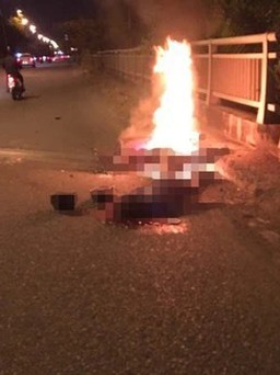 TP.HCM: Truy tìm tài xế liên quan vụ nam sinh tử vong cạnh xe máy bốc cháy