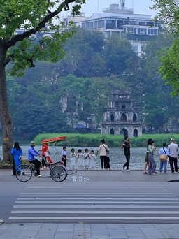 Bộ Chính trị: Con người là trung tâm của sự phát triển thủ đô Hà Nội
