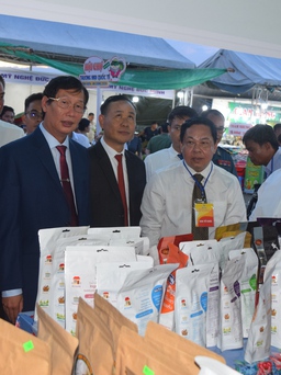 120 doanh nghiệp Việt Nam - Campuchia - Lào dự hội chợ quốc tế ở An Giang