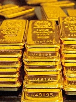 Vàng giảm giá sau khi NHNN tuyên bố bán vàng cho 4 ngân hàng