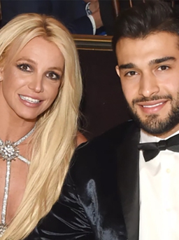 Britney Spears hoàn tất thủ tục ly hôn Sam Asghari sau 14 tháng chung sống