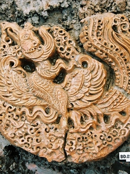 Bảo vật quốc gia: Lá đề thời Lý có hình chim phượng 
múa trên hoa sen