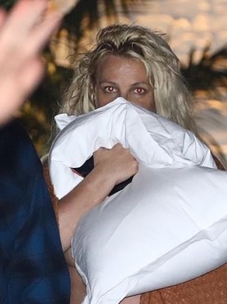 Britney Spears xuất hiện với hình ảnh gây 'sốc'