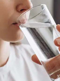 Cách tốt nhất để uống nước ngay khi thức dậy vào buổi sáng