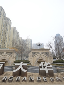 Trung Quốc phạt tập đoàn Evergrande, cấm ông Hứa Gia Ấn giao dịch chứng khoán suốt đời