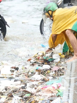 Dự án chống ngập 23 tỉ đồng ở TP.Biên Hòa 'thất thủ' vì rác