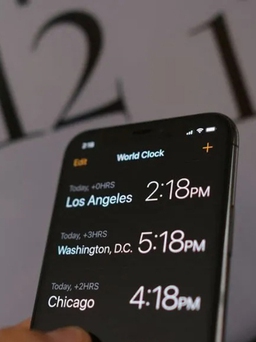 Samsung chế giễu Apple sau khi iPhone gặp lỗi báo thức