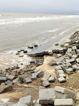 Vụ kè đường ven biển bị sóng đánh sập: Sửa lại toàn bộ kè đã làm