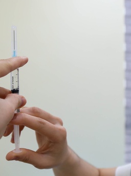 Bộ Y tế nêu lý do xem xét dừng sử dụng vắc xin Covid-19 AstraZeneca tại Việt Nam