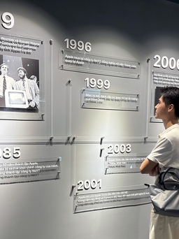 Không gian đặc biệt trưng bày sản phẩm Apple tại Hà Nội