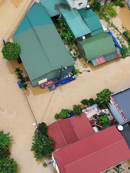 3 người chết, hơn 2.300 ngôi nhà bị ngập do mưa lũ