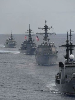 Trung Quốc điều tàu đổ bộ tới Trường Sa, Mỹ cùng 3 nước diễn tập