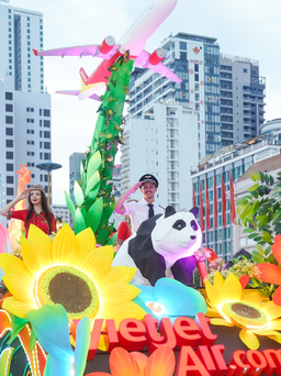 Yêu chiều hành khách: Vietjet mang đến mùa hè sôi động tại Vịnh ngọc Nha Trang