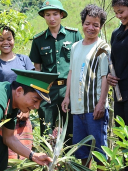 Biên cương hữu nghị: Chăm lo đời sống người dân biên giới Lào