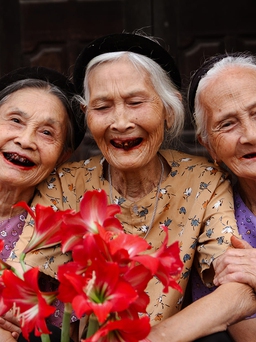 Ba chị em 'nàng thơ U.100' vui khỏe, sống tình cảm tuổi xế chiều