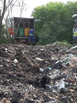 Bãi rác y tế nguy hại đã được dọn sạch sau phản ánh của Báo Thanh Niên