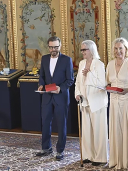 Thành viên ban nhạc ABBA nhận Huân chương Hoàng gia Thụy Điển