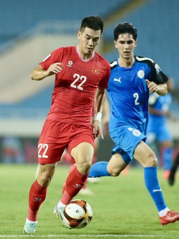 Chiến thắng đầy cảm xúc của đội tuyển Việt Nam, HLV Kim Sang-sik đặt dấu ấn đầu tiên