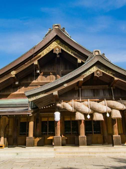 Tới Nhật Bản thăm ngôi đền trên mặt nước hay ngôi đền 'tái sinh' mỗi 20 năm