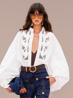 Nổi bật trên đường phố, văn phòng với phong cách thời trang du mục đô thị